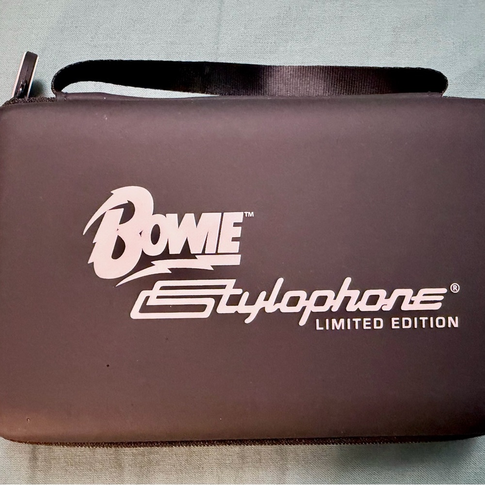 Bowie Limited Edition Stylophone with Case - Picture 2 of 5